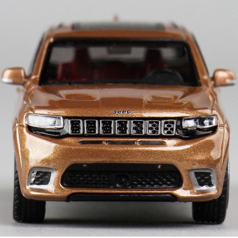 1:64 Jeeps Grand Cherokee SUV Alloy Car Model Diecast Metal Off-road Vehicles Car Model Miniature Scale Simulation Kids Toy Gift