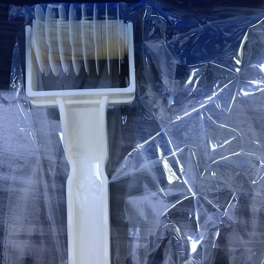 Plastic Lattice Cutter & Dough Roller for Pizza, Cookie, or Pie Crusts