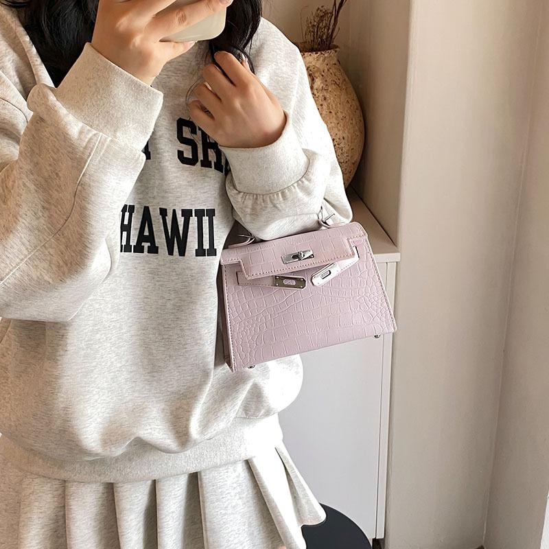 Women's bag 2025 new bag women's autumn and winter fashion versatile messenger bag crocodile pattern portable small square bag