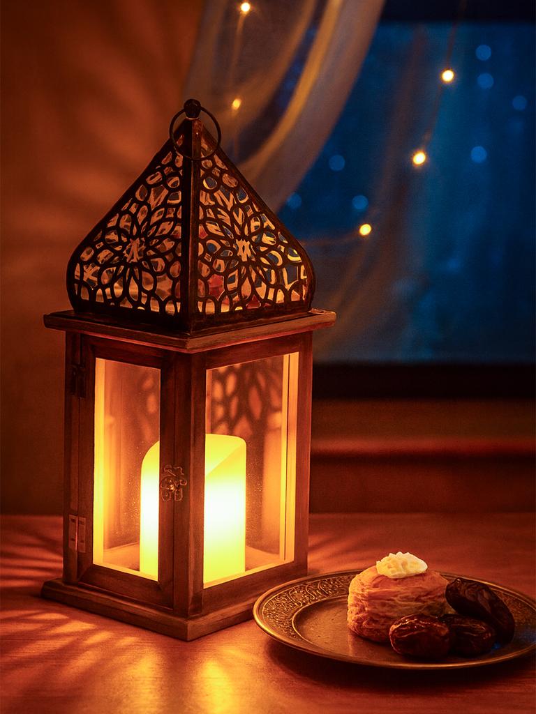 Boho Wooden & Metal Candle Holder Islamic Floral Pattern Lamp Retro Candle Lamp Festive Home Decor Lantern for Ramadan&Eid Gifts
