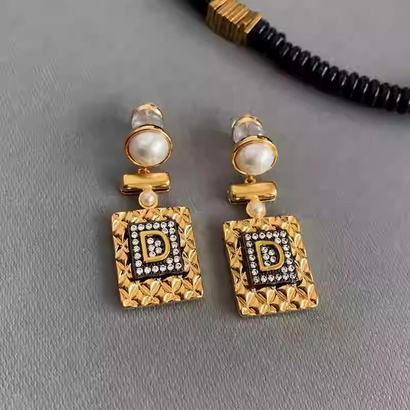 Square D letter pearl stud earrings retro design earrings light luxury fashion trend temperament earrings