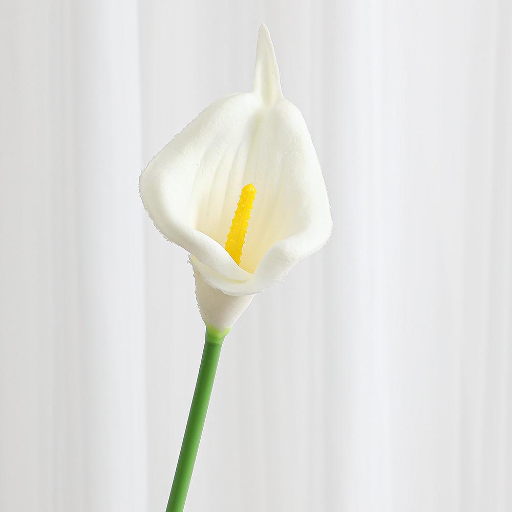 Calla Lily Artificial Wedding Bouquet - Home & Table Decor Flower Ornament