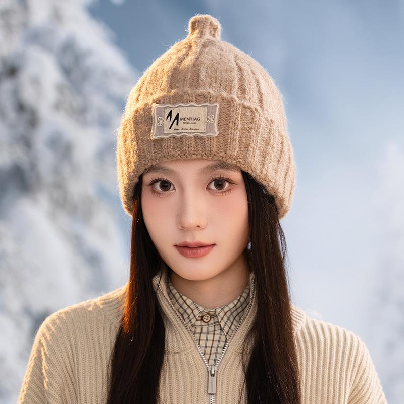 

Autumn and winter hats, women s cloth knitted wool hats, windproof and warm cold hats, fashionable and versatile face-showing small pullover hats average size