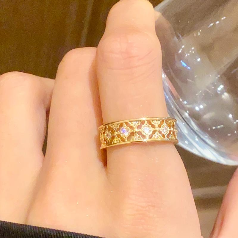 18K Gold-Plated Zirconia Openwork Flower Vintage Ring - Luxurious High-End Bracelet Style for Women