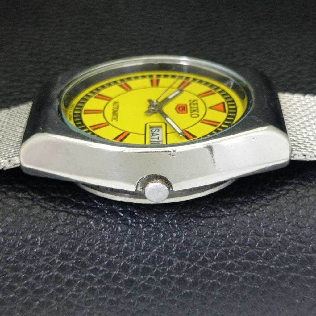 SEIKO 5 AUTOMATIC JAPAN 6349A MENS VINTAGE YELLOW COLOR DIAL WATCH a702733-1 R210-a702733