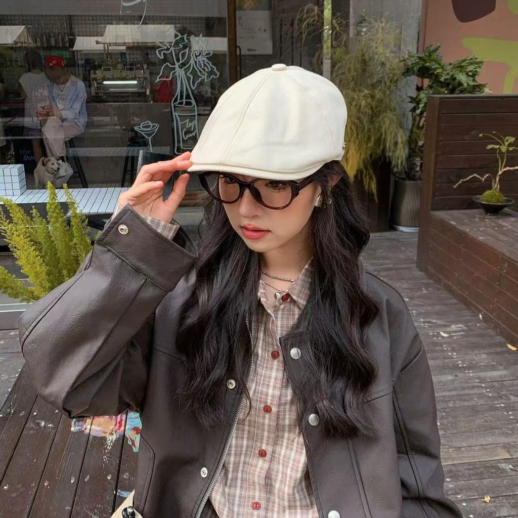 British style retro letter mark forward hat 2025 new women's solid color versatile simple newsboy hat fashion painter hat