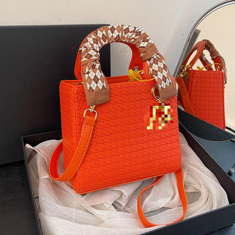 2025 Роскошная женская плетеная сумка кроссбоди - Вместительная и стильная One Size