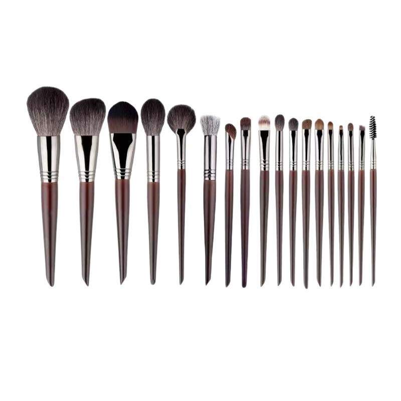 18-Piece Professional Animal Hair Makeup Brush Set - Soft Hair Brushes for Eye Shadow, Powder, and Blush.