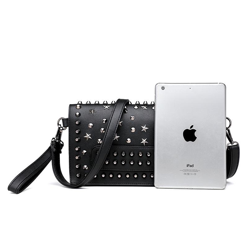 

Трендовая европейская и американская ретро женская сумка кроссбоди квадратной формы с заклепками 2019 чёрный