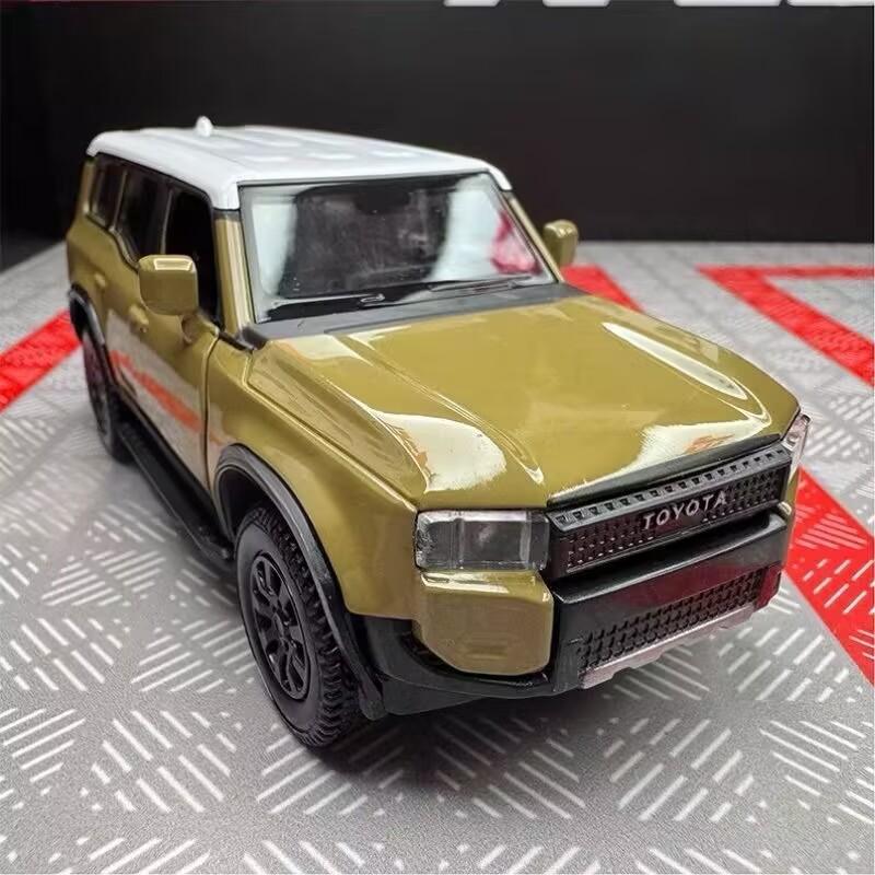 1/36 TOYOTA PRADO Land Cruiser LC250 SUV Alloy Car Model Diecast Metal Off-road Vehicles Car Model Simulation Childrens Toy Gift