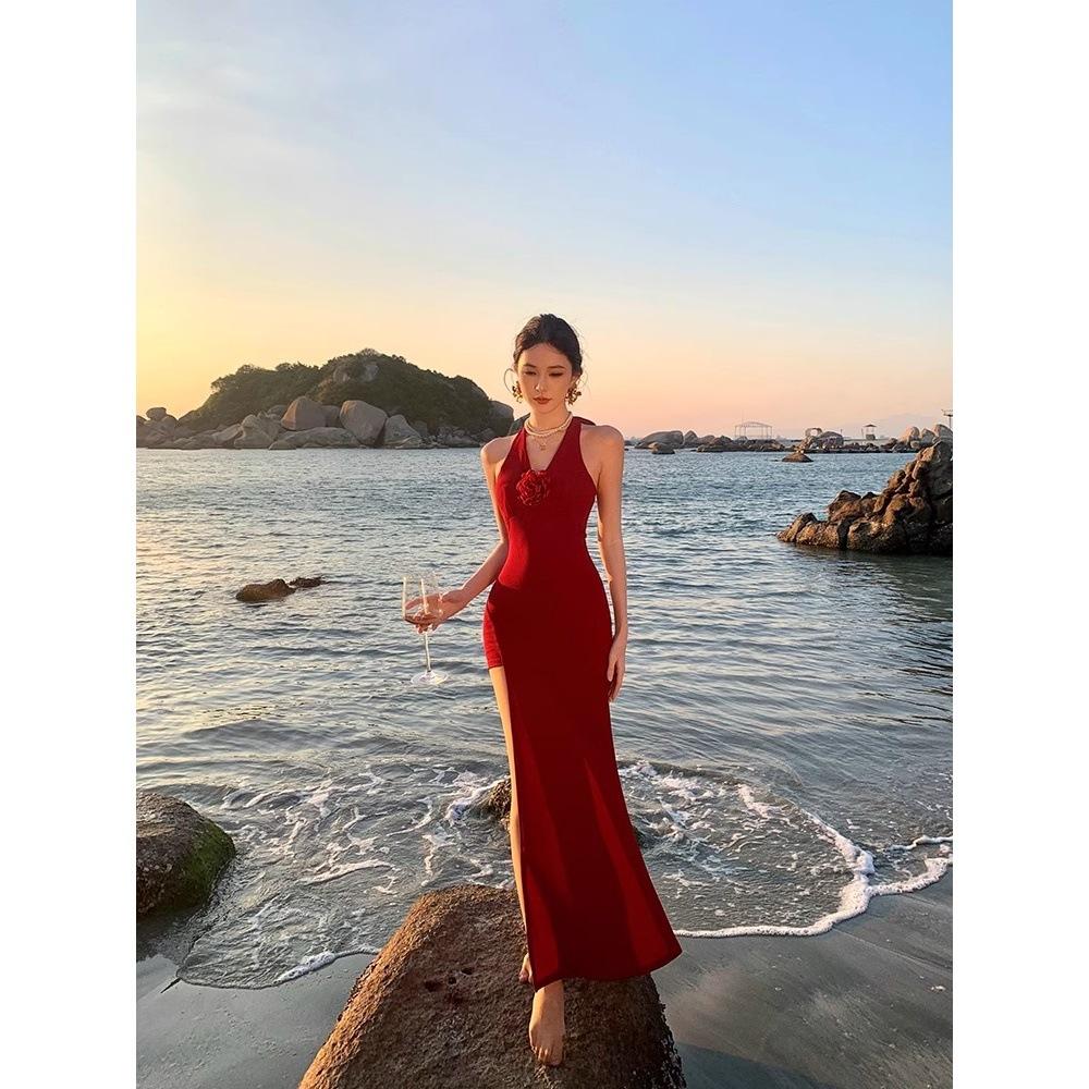 French High-end Red V-neck Neck Suspender Dress, Female Sexy Split-ended Hip-wrapped Long Dress, Seaside Vacation Style