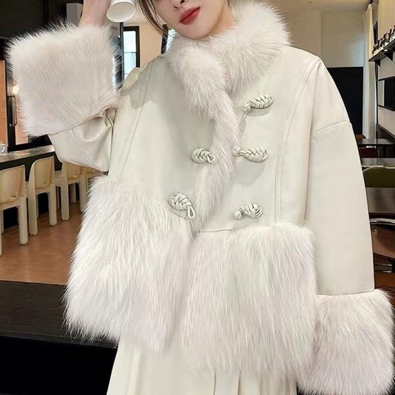 New Chinese short coat women's 2024 autumn and winter new fur fur integrated coat women's Chinese style Maillard style