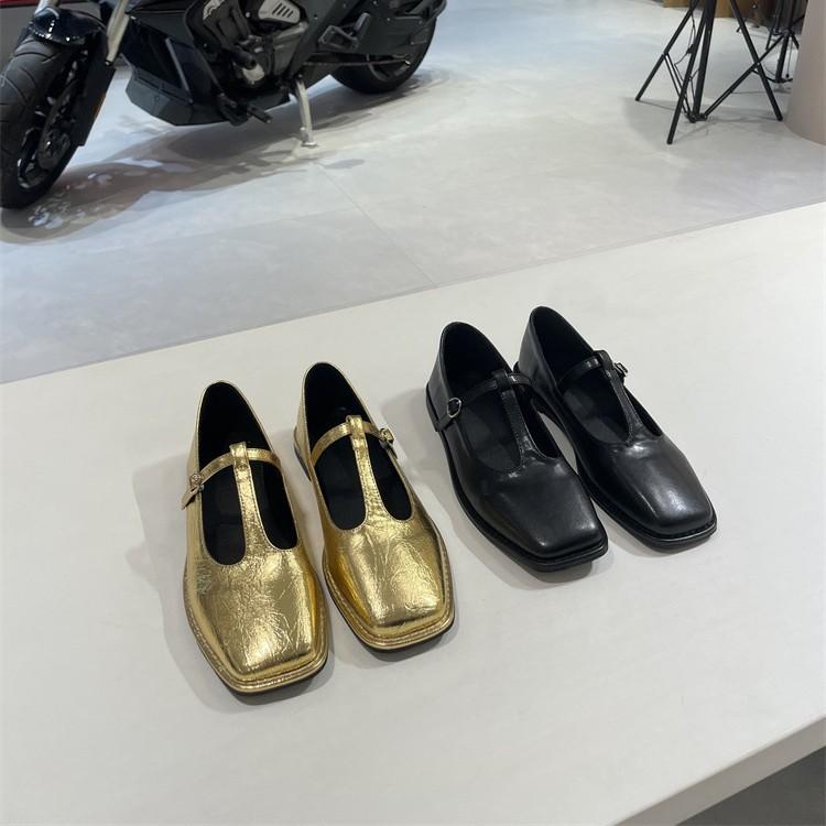 Super feuerrote schwarze Mary Jane Damenschuhe neue eckige Spitze leichter Ausschnitt T-Schnalle mit Nische flache Einzel-Damenschuhe