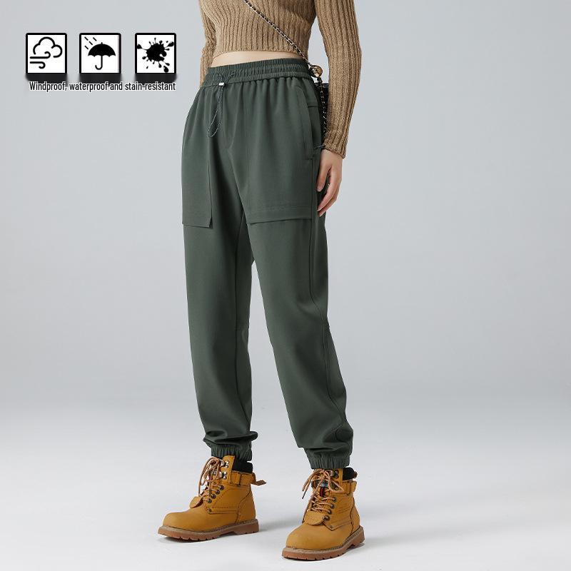 Pantalon de randonnée softshell coupe-vent et imperméable pour femmes de Bird, adapté aux sports de plein air et aux loisirs de printemps, d'automne et d'été.