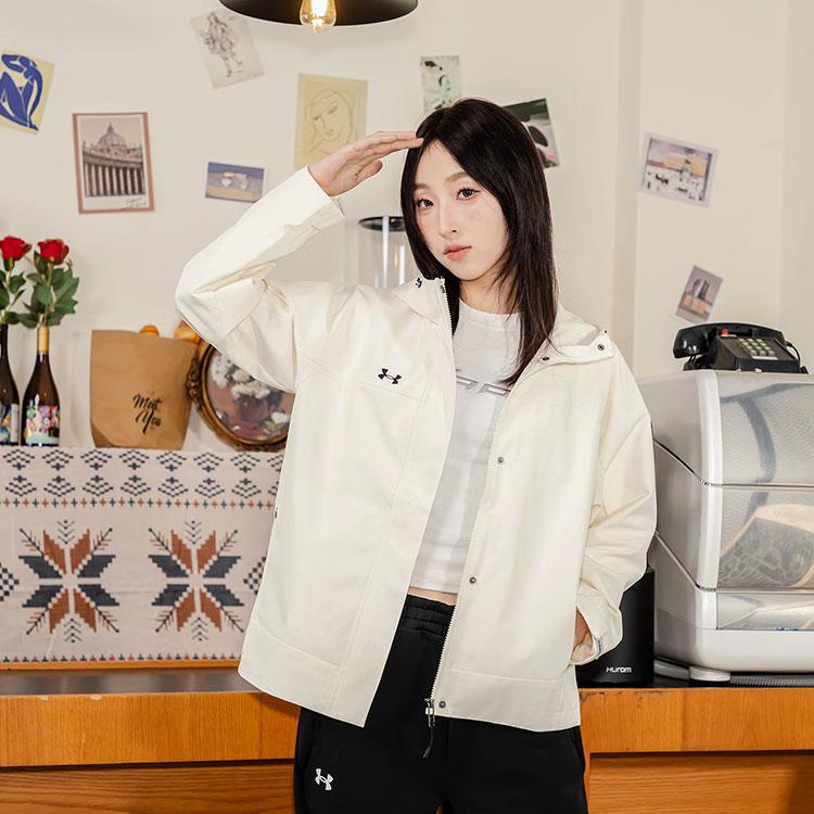 Under Armour Solid Color Outdoor Training Fitness Woven Hooded Jacket Women Jackets Off-White 23600402-101