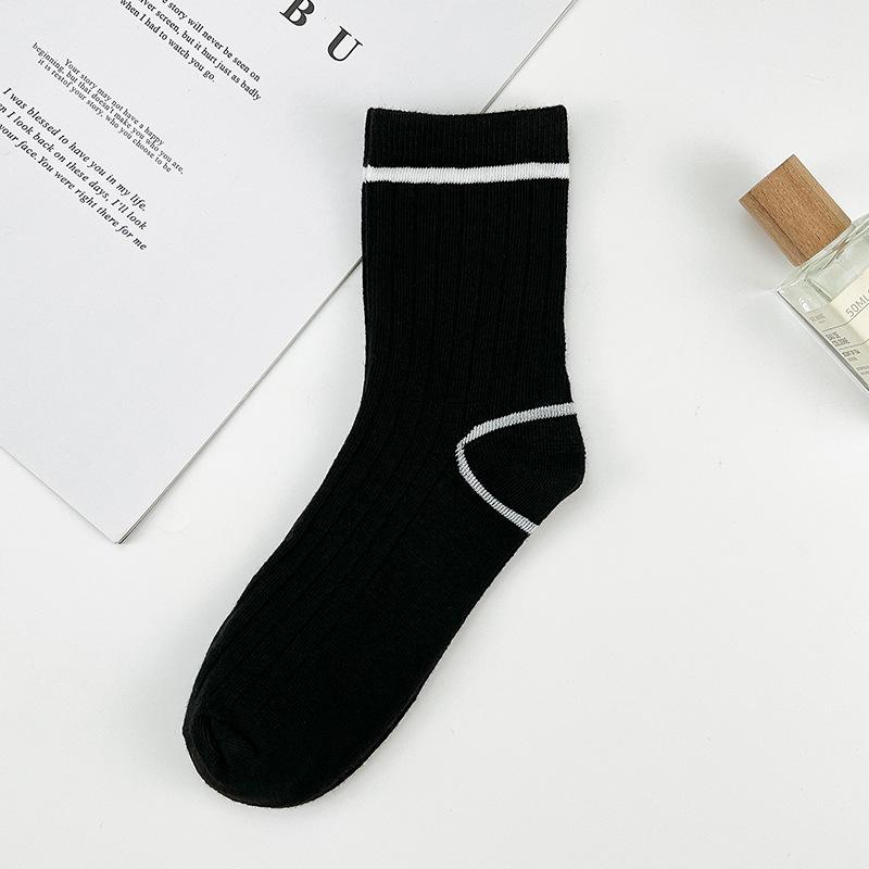 5 Pairs of Women's Casual Sports R-shaped Mid-calf Socks, Striped Cotton Socks, Breathable and Sweat-absorbing Black and White Trendy Socks