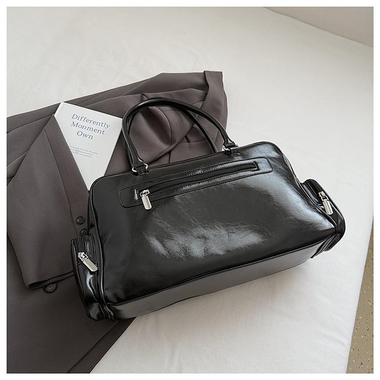 

Japanese large capacity tote bag autumn and winter new handbag daily commuter tote bag street trend underarm bag чёрный