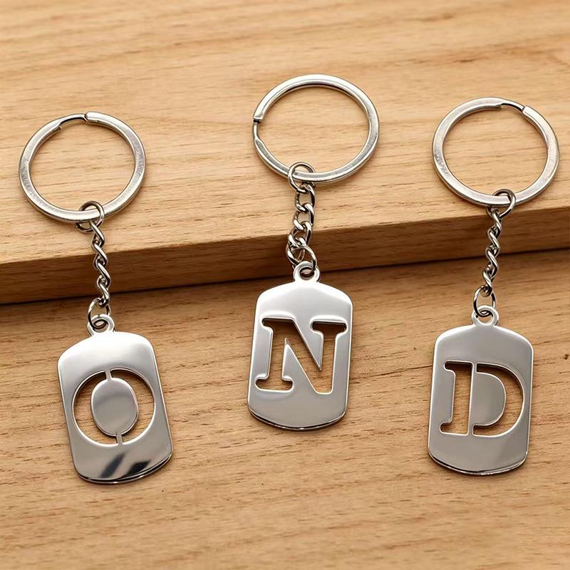 Pendentif Porte-clés 26 Lettres en Acier Inoxydable Creux - Polyvalent pour Sac à Dos, Voiture, Plaque Militaire
