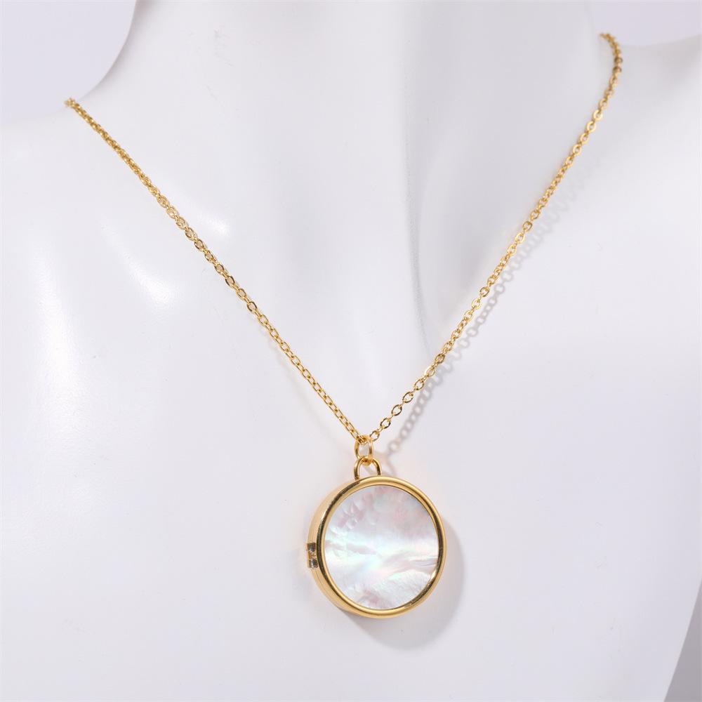

Titanium Steel Color Retention Classic Pet Dog Dog Cat Photo Album Necklace Simple Commemorative Photo Box Sweater Chain Shell