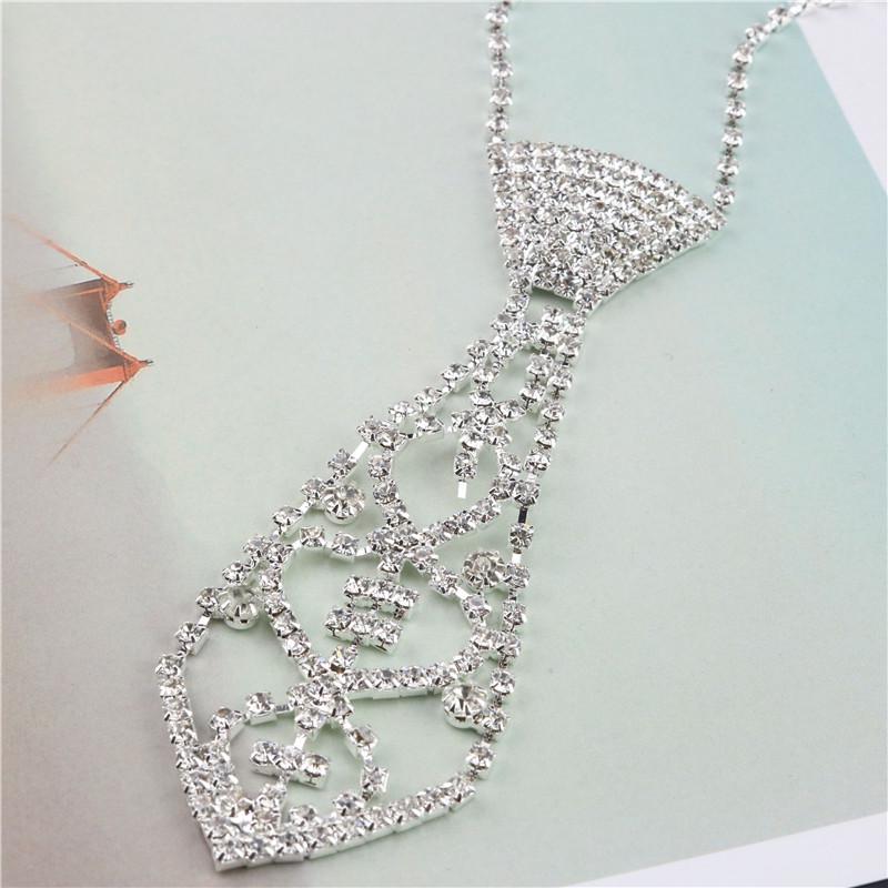 Luxury Rhinestone Tie Shape Pendant Necklace, Sparkling CZ Hollow Choker, Elegant Bridal Wedding Party Jewelry for Women