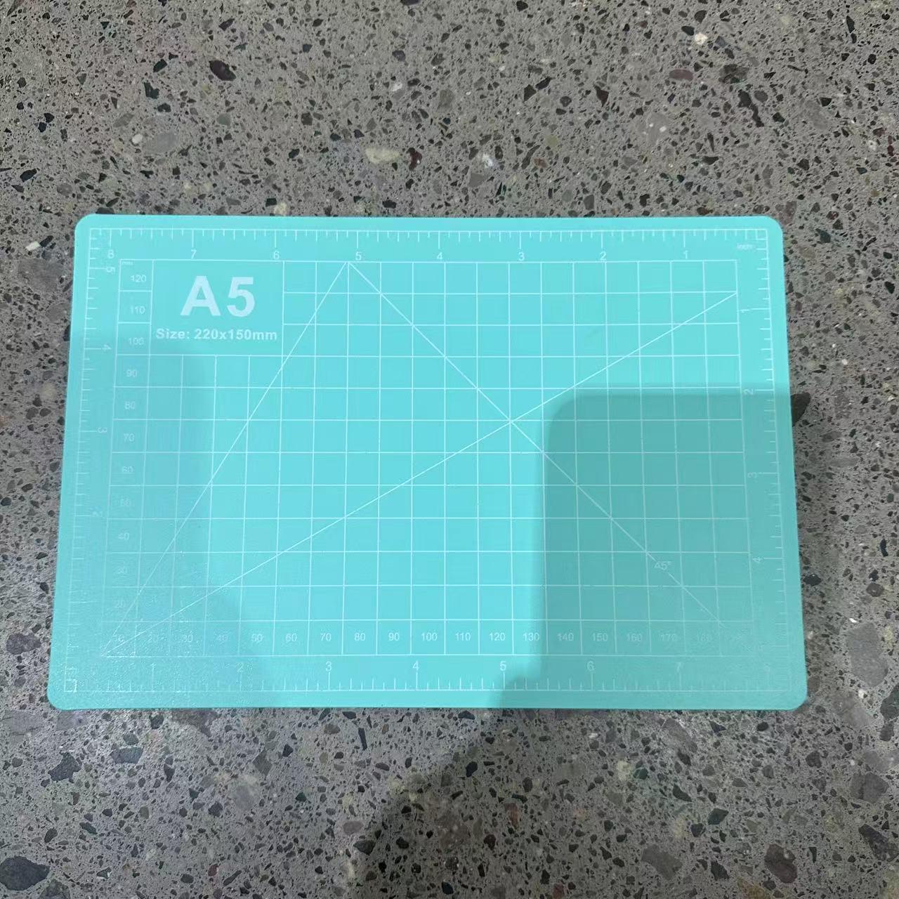 

Екологічно чистий різальний килимок формату А4 2,3 мм - Дошка для рукоділля та гравіювання, доступні різні стилі