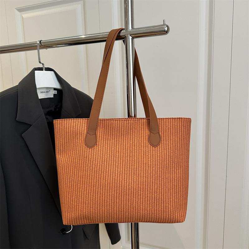 Ins Super Fire Pleated Large Capacity Tote Bag 2025 Popular Commuter Handbag Fashionable Versatile Shoulder Bag