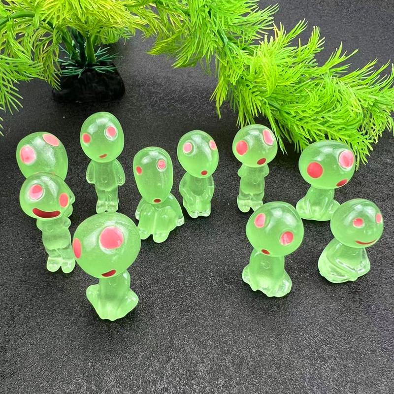 Glowing Alien Tree Spirit Resin Figurine - Creative Anime Micro Landscape Ornament