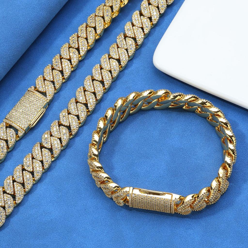 Persoonlijk kerstcadeau voor je man, vader of vriend - KAYA Sieraden