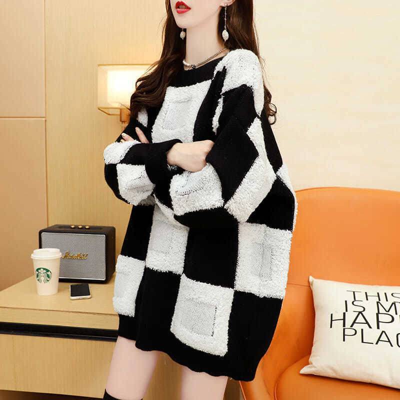 Autumn/winter Women's Square Contrasting Medium Long Pullover Sweater with Thickened Plush