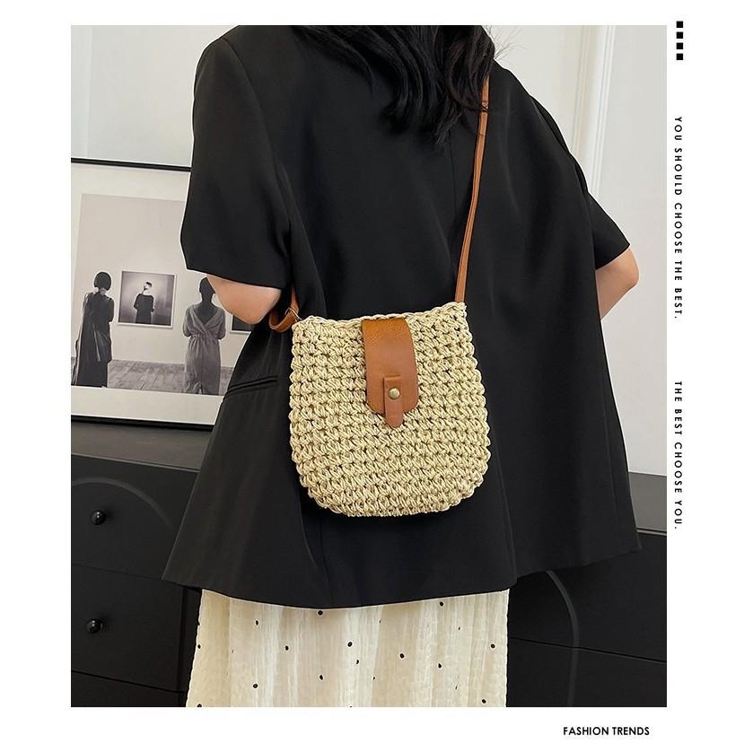 Ielgy Woven Straw Bag Niche Design Fashion Seaside Beach Mobile Phone Bag Shoulder Crossbody Female Bag