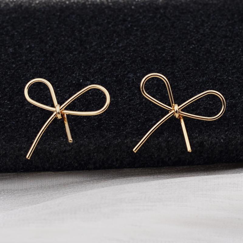Girls Sweet Bow Knot Earrings Metal Hollow Out Golden Stud Earrings for Women Wedding Party Simple Jewelry Accessories