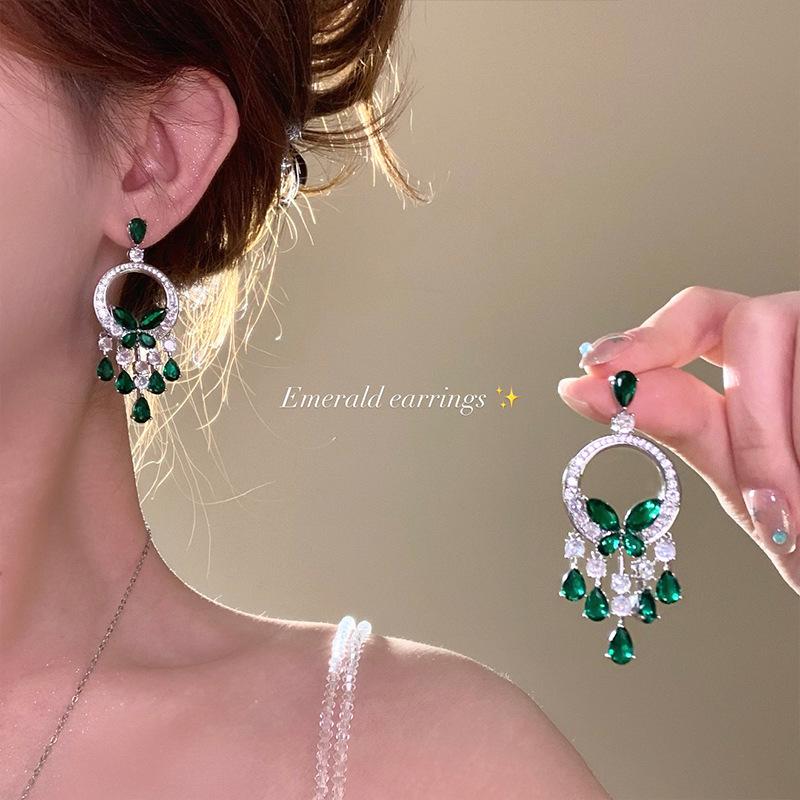 Exquisite Butterfly Tassel Earrings & Necklace Set: Light Luxury, Striking Design
