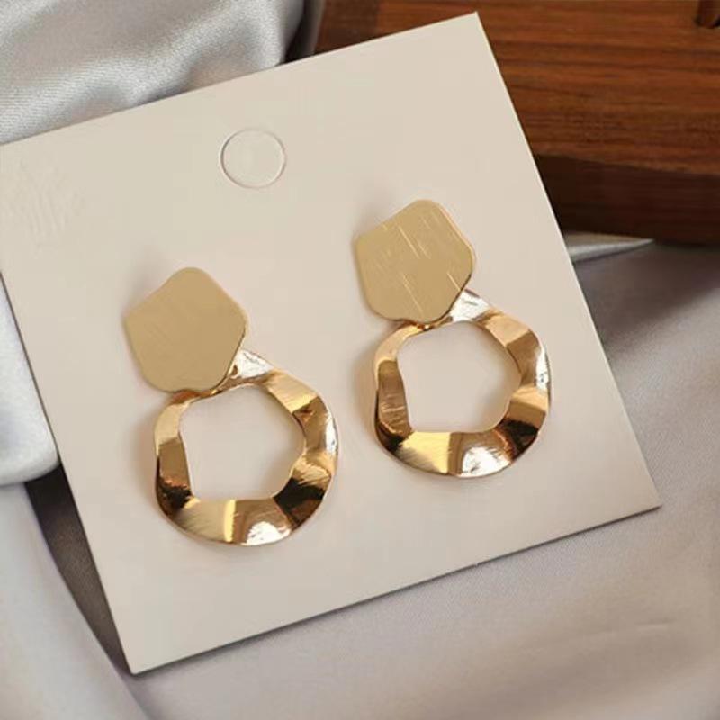 

Korean Minimalist Metal Round Drop Earrings for Women Retro Personalized Draw Irregular Geometry Ear Zircon Trend Accessories
