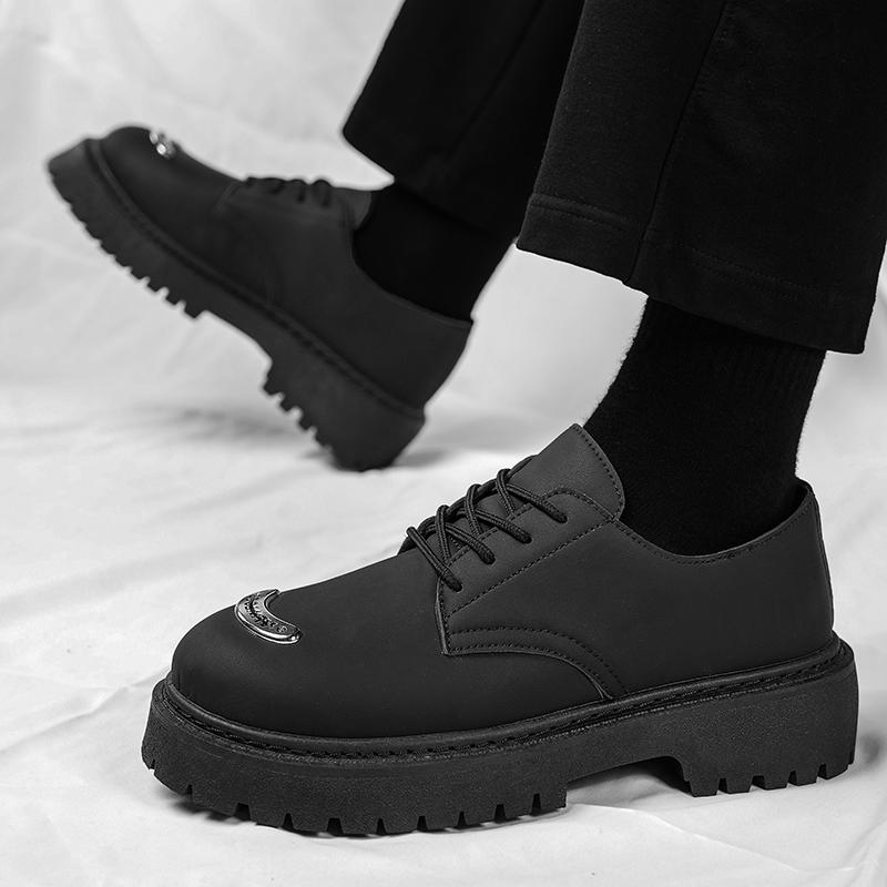 Modieuze herenschoenen van een bekend merk met dikke zolen, gemaakt van Brits leer. Zwarte, veelzijdige luxe loafers, comfortabele casual schoenen voor zakelijke gelegenheden, maat 39-44.