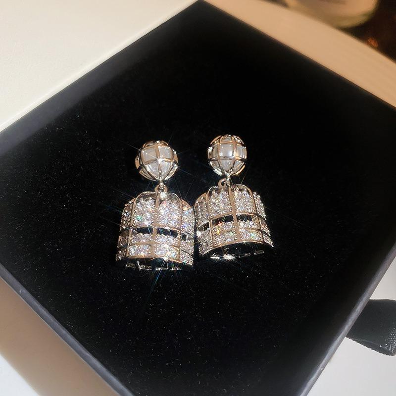 French Silver Needle Diamond Pearl Pendant Earrings Light Luxury Delicate Personality Earrings Design Sense Niche Earrings Women