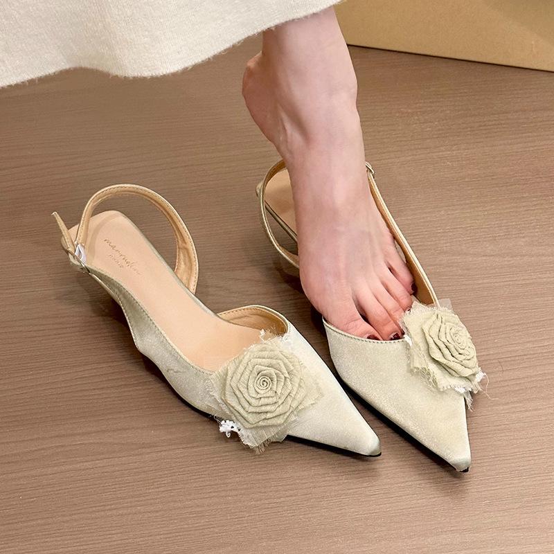 Vílí zelená růže! Jemné saténové růžové tašky hlava prázdné sandály dámské 2025 jaro a léto temperament jehlové boty