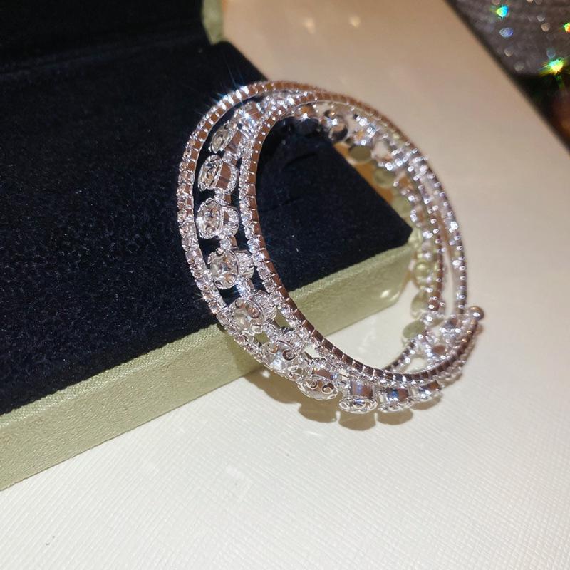 Francuska bransoletka wielowarstwowa z cyrkoniami: Elegancka bransoletka w stylu light luxury z przesadnym designem.