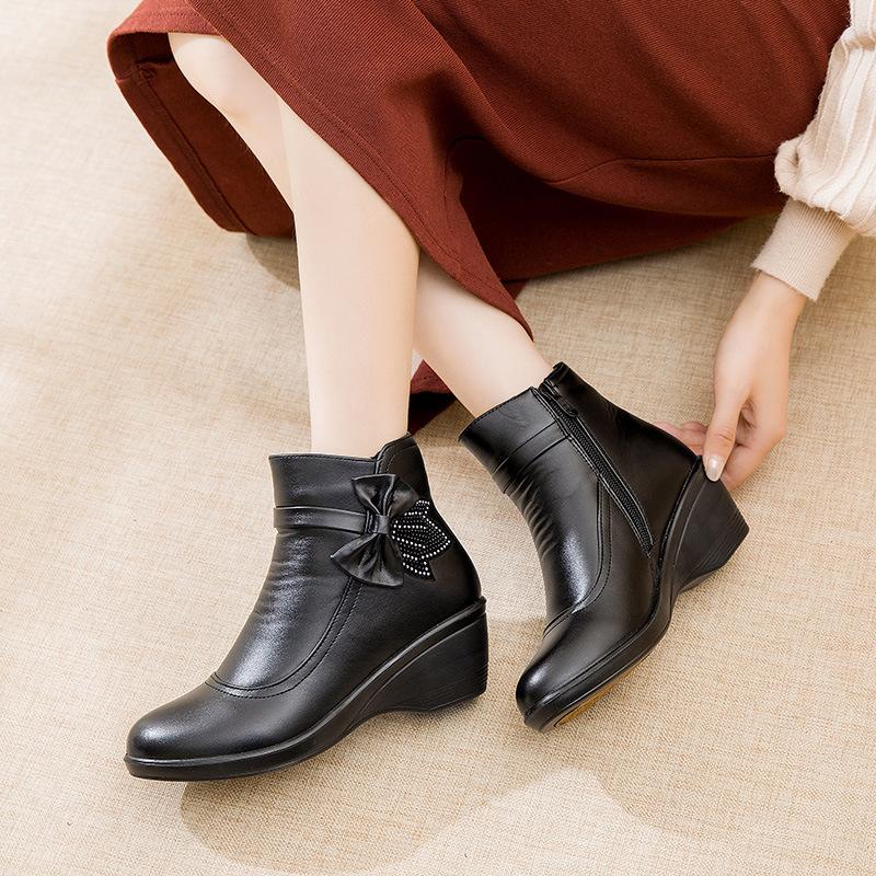 2025 Winter Shoes Women Snow Boots Warm Plush Cold Winter Soft Mother Wedges Shoes Fashion Brand Ladies Ankle Boots Plus Size 41 Black