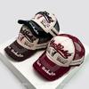 Nouveaux Casquettes de Baseball Unisexes en Maille Broderie Lettres Protection Solaire Style Américain Respirant Casquette Trucker Polyvalent Mode Personnelle Street