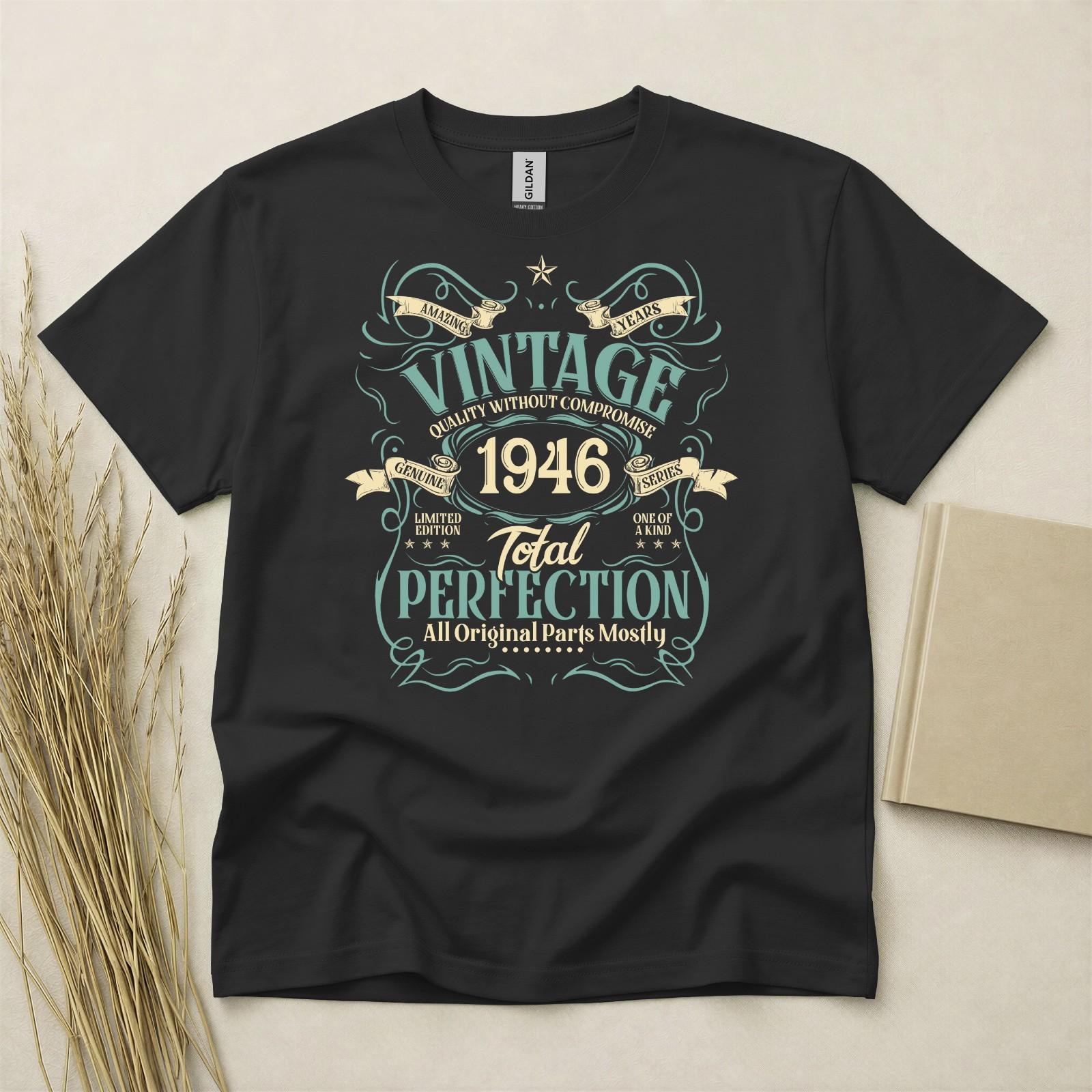 80th Birthday TShirt Born In 1946 80 Years Old Gifts Vintage Style T Shirt Tee S разноцветный