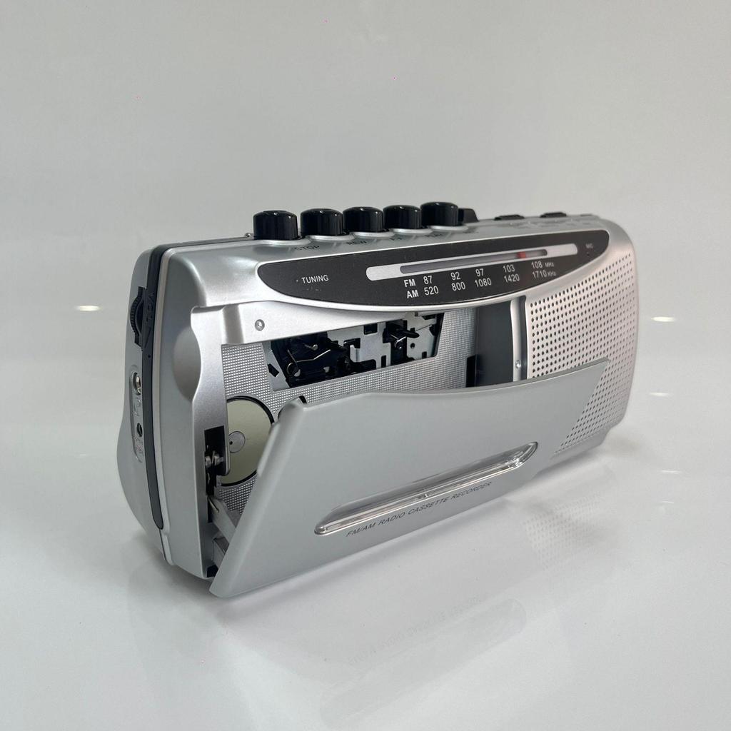 Vintage Multi-band Radio & Cassette Player: Nostalgic Portable Recorder for Outdoor Use