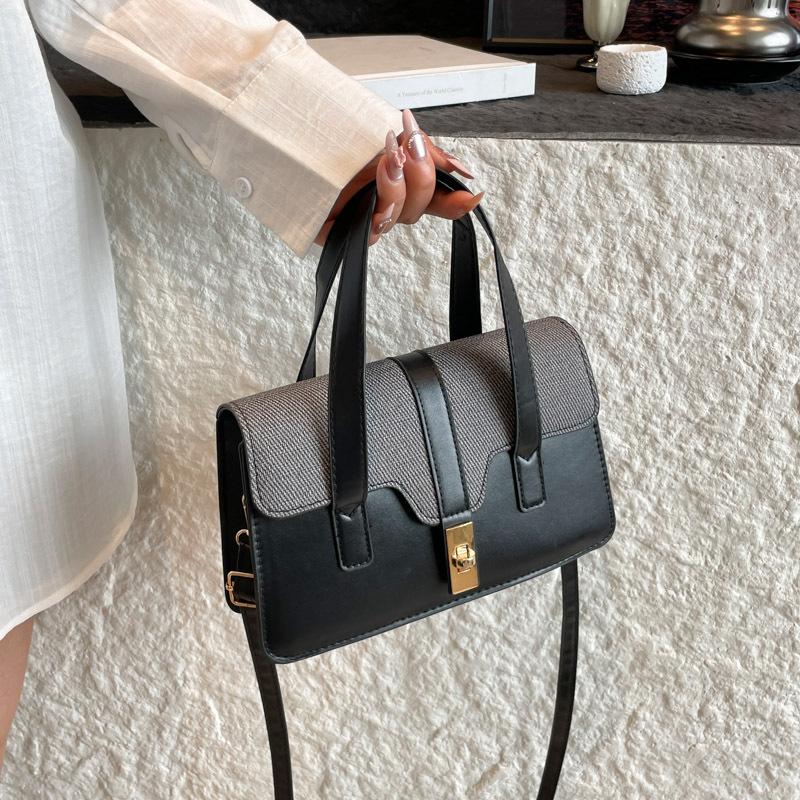 

Однотонная универсальная женская сумка через плечо с индивидуальностью, модная, повседневная, премиальной текстуры, для поездок на работу, легкая, нишевая чёрный