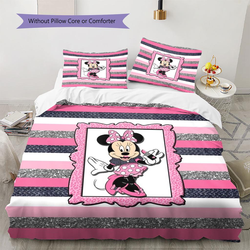 Sweet and cool Minnie Mouse themed print bedding set, warm and comfortable, the perfect choice to decorate a child's bedroom.