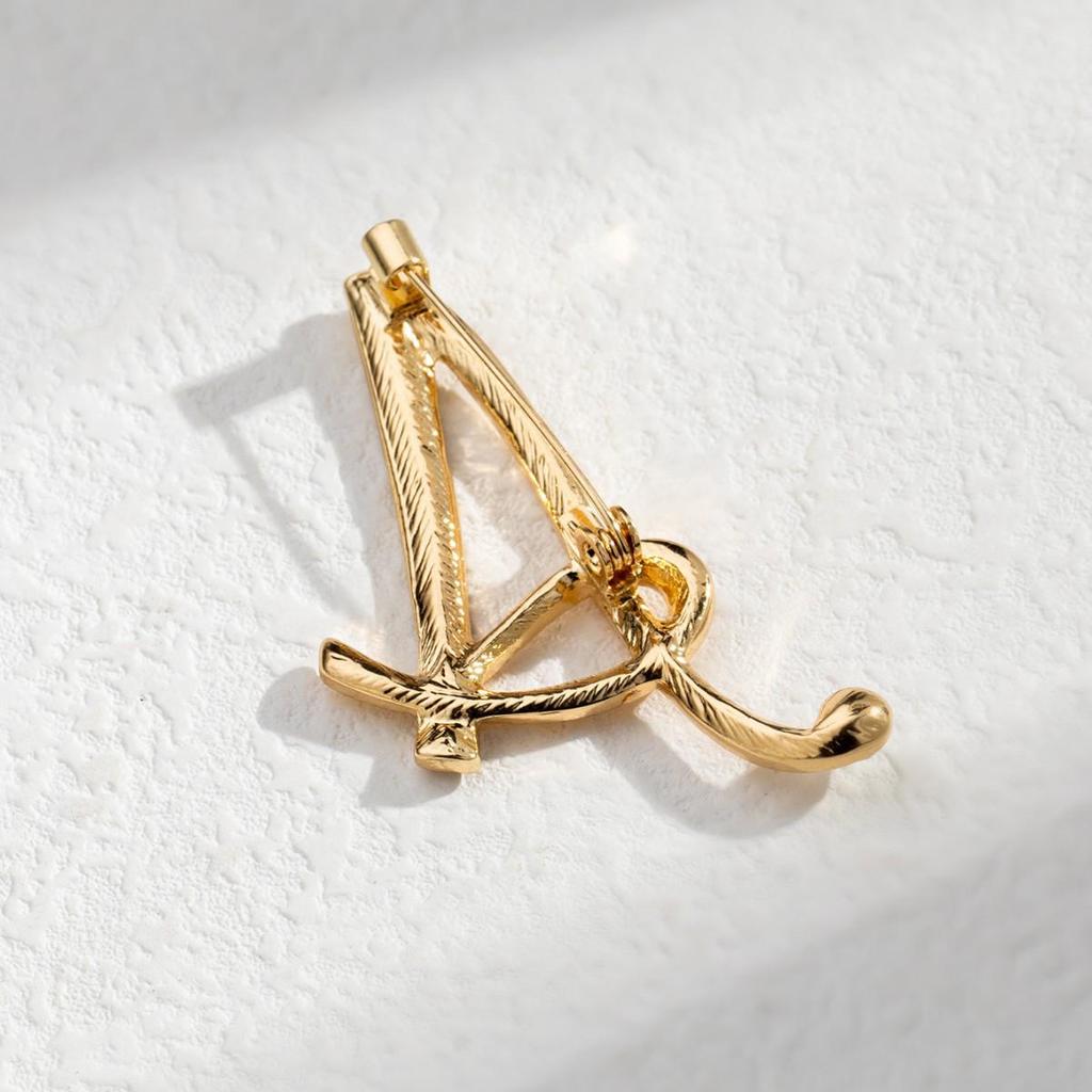 Men's Suit Jacket Brooch: Elegant English Letter Pin for a Stylish Touch