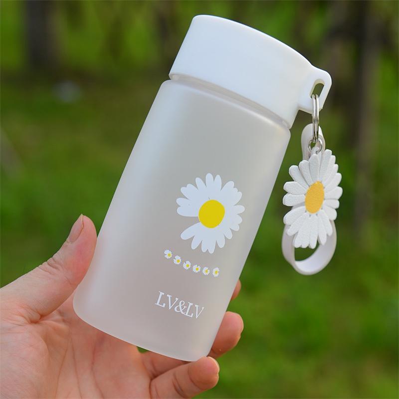 Creative Plastic Cup For Students Daisy Design, Anti-fall And High Temperature Resistant