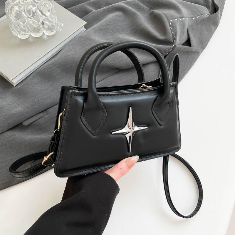 Simple 2025 spring new models, popular foreign style this year, casual commuting, portable shoulder crossbody small square bag woman