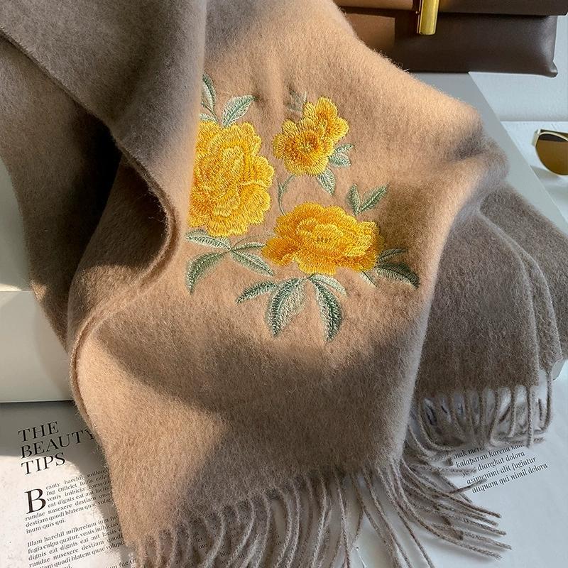 New Embroidered 100% Pure Wool Scarf Chinese Style High-End Warm Floral Shawls Sutumn And Winter Wool Scarves For Ladies