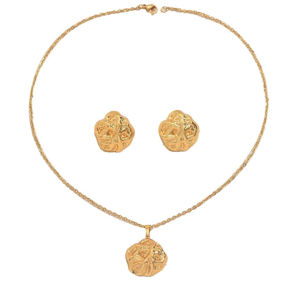 Wind Ladies Necklace Geometric Set Personalized Folded Metal Design Earrings Versatile Premium Jewelry