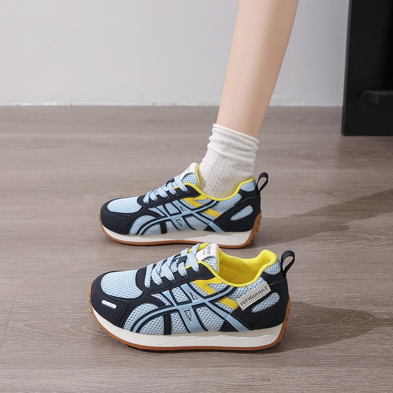 Thick-soled Women's New Breathable Mesh Sports and Leisure Shoes, Light Running for Students