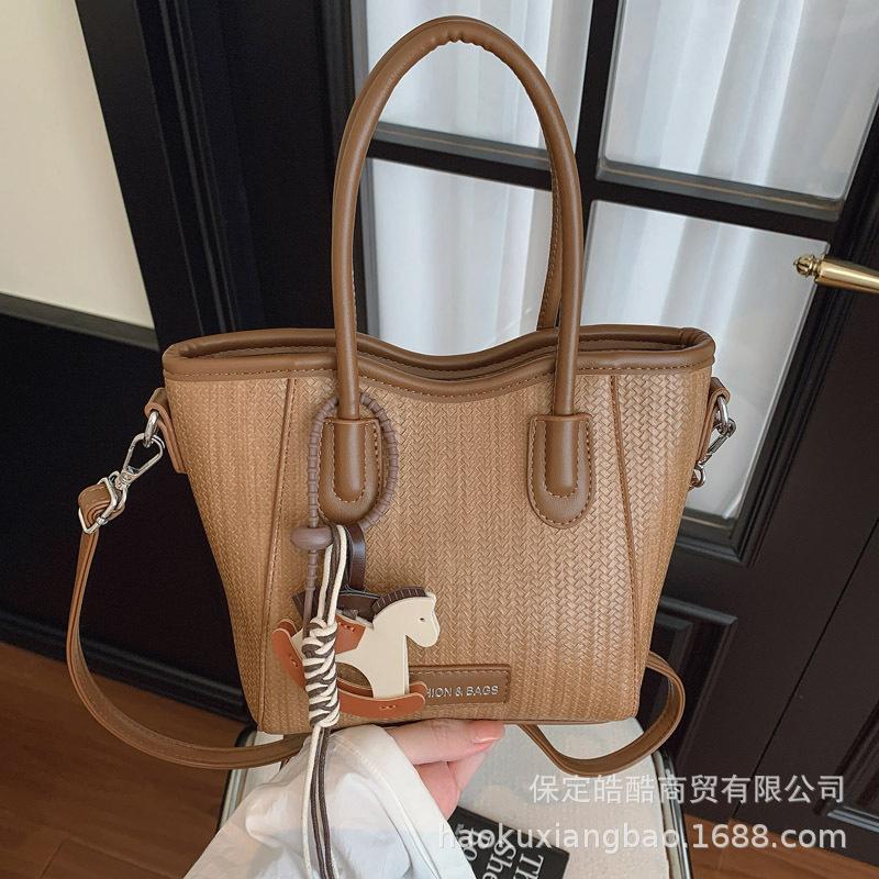 Premium sense niche contrasting color bag women's 2025 new trendy fashion shoulder handbag versatile messenger bucket bag
